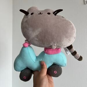 Gund PUSHEEN ON SCOOTER 10” Plush Gray Kitty Cat On Motor Bike